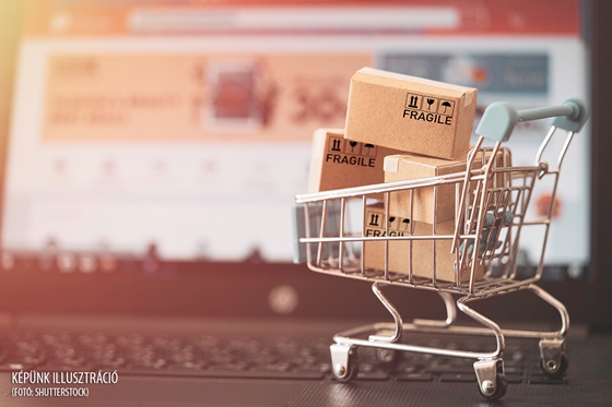 Óriásit fékezett az online kiskereskedelem is, sokkal kevesebbet költünk a webshopokban