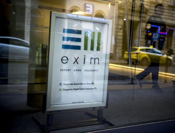 Egy hónap alatt lemerült a kormány pénzpumpája