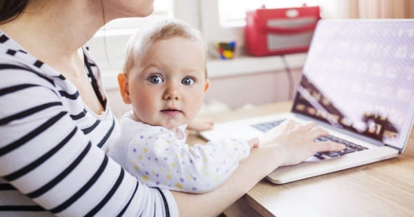 Táppénzre küldheti-e a munkavállaló a kismamát, ha nem tud részére megfelelő munkakört biztosítani?