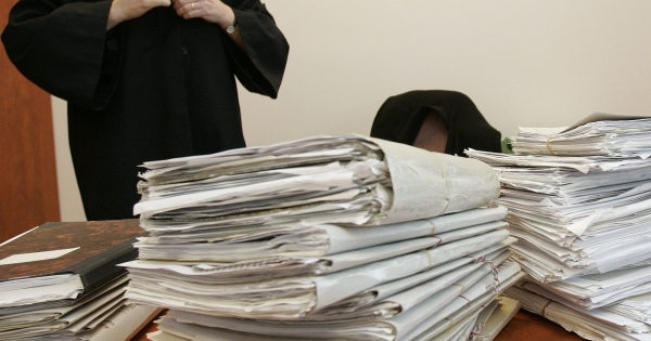 Felmondott a dolgozó, tartozása van. Mi lesz a kilépőpapírokkal?