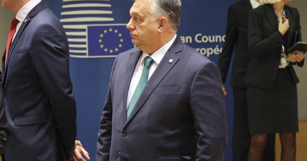 Milliárdos osztalékot vett ki médiacégéből Sarka Kata és Rogán-Gaál Cecília