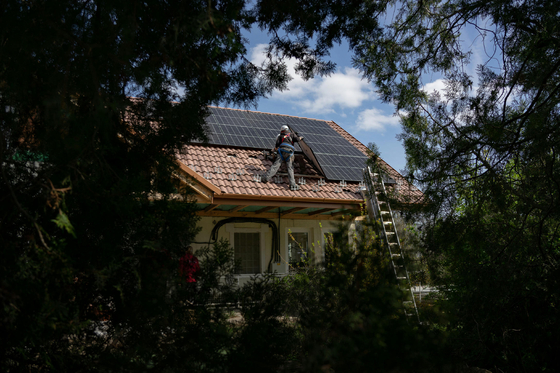 Már eldőltek az első dominók: választás utáni összeomlástól fél a napelemes szakma