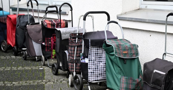 A szigorított plázastop nem átgondolt hatásai: elzárhatják a falusiakat az akcióktól és az alacsonyabb áraktól