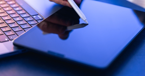 Minimum járulékfizetés munkaviszonyban, illetve tartós megbízási jogviszonyban foglalkoztatottak után