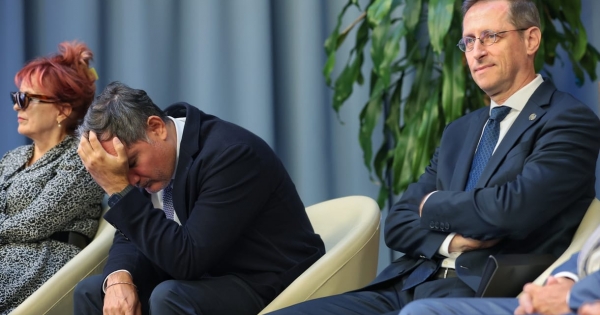 Időrendbe szedtük: az Orbán-kormány 16 éves harca a bankszektorral