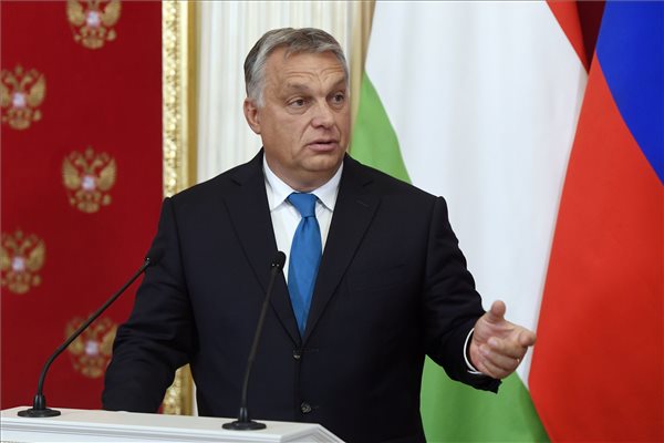 Orbán Viktor újabb gazdaságvédelmi csomagot jelentett be