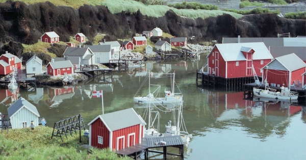 Egy világörökségi városba és a LEGO-rajongók Mekkájába indít járatot a Wizz Air