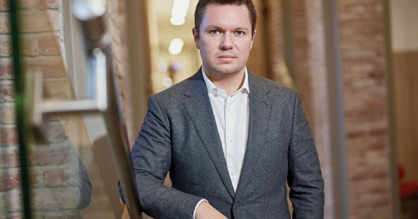 Először írja le feketén-fehéren sajtó által megismert dokumentum, hogy Matolcsy Ádám állt két, együtt 80 milliárd forintos magántőkealap mögött