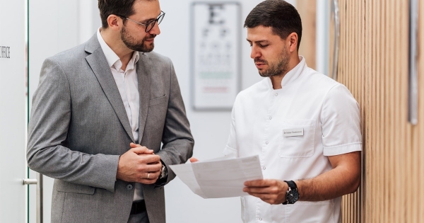 Egészségbiztosítás csak vezetőknek – egyenlő bánásmód béren kívüli juttatásoknál