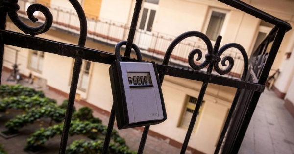 Nem tudtak minden kiskaput bezárni az airbnb előtt, Terézváros mégis eredményesnek tekinti a tiltást