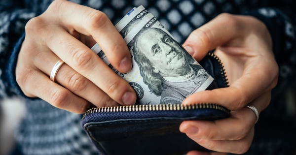 A jövedelmet és az adót forintban kell bevallani – átváltási szabályok