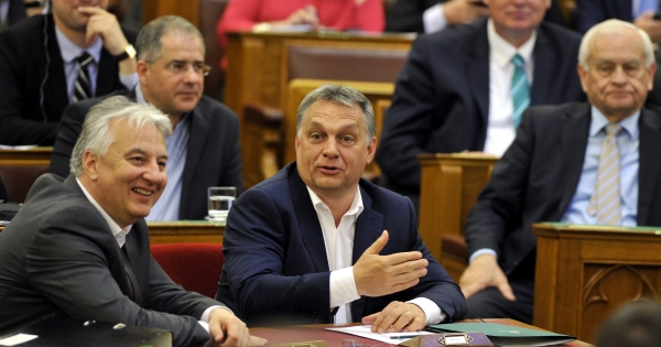 Ennyit adóztak Orbán és miniszterei