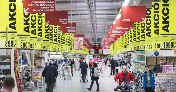 Így tartanak nyitva a nagyobb boltok szilveszterkor