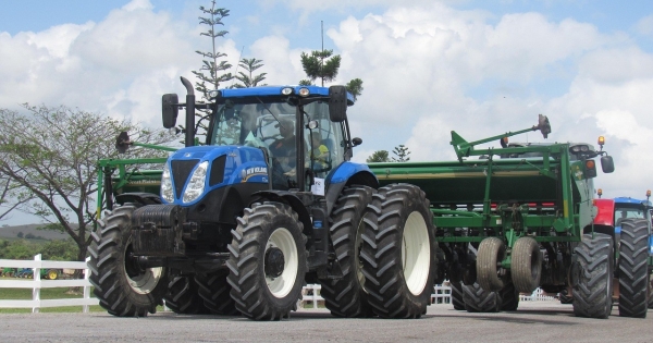 NAV-árverés: mezőgazdasági gépekre és eszközökre lehet licitálni
