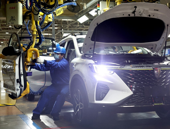 Stratégiát váltottak a kínai autógyártók: hibridekkel törnek előre Európában