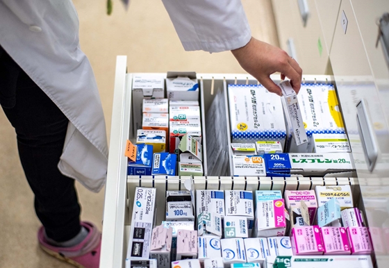 Tényleg meglépte a kormány: májustól az se baj, ha nincs gyógyszerész a kis patikákban