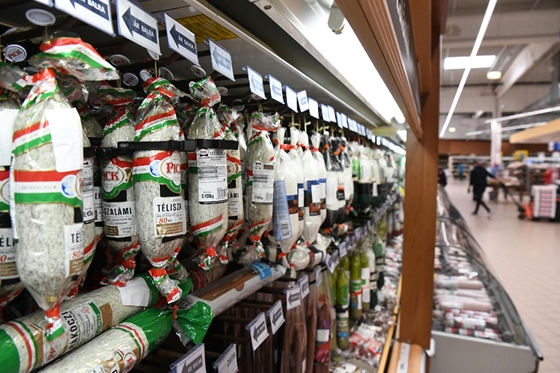 Sokan aggódnak a magas infláció miatt, és közben egyre többen keresik az akciós termékeket