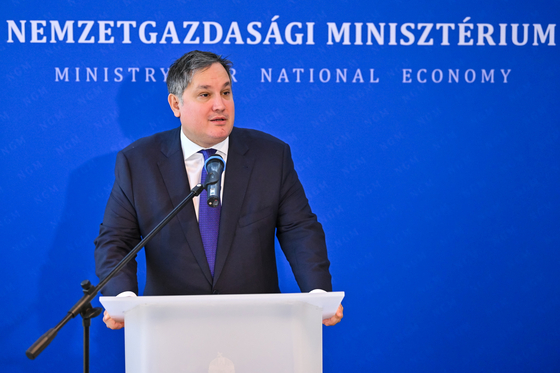 Nagy Márton betartja, amit ígért, a kormány elengedi a fölöslegessé vált kamatstopot