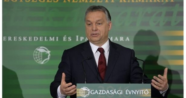 Orbán készpénzesítené a cafeteriát