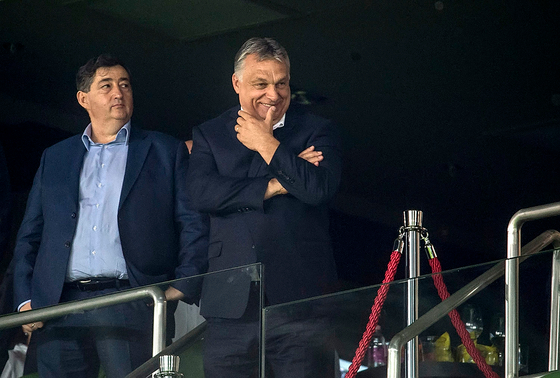 Ha megjelent Rogán embere az ügyészségen, akkor azt Mészáros Lőrinc biztonsági cégének kellett dokumentálnia