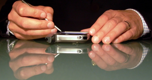 NAV: milliárdos áfacsalás mobiltelefon-kereskedelemmel