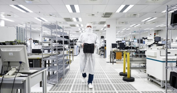 Filléres holland alkatrészek körüli vita demonstrálja, hol tart a gazdasági világháború az USA, Kína és az EU között