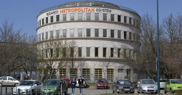 Veszteség mellett is százmilliós tiszteletdíjat húztak a Metropolitan Egyetembe betonozott Matolcsy-bizalmasok