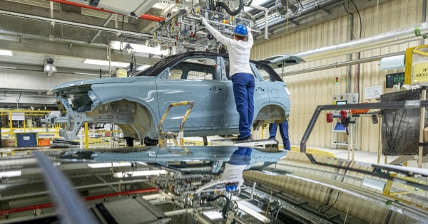 A külkereskedelmi adatok is tükrözik az autó- és gépiparunk mélyrepülését