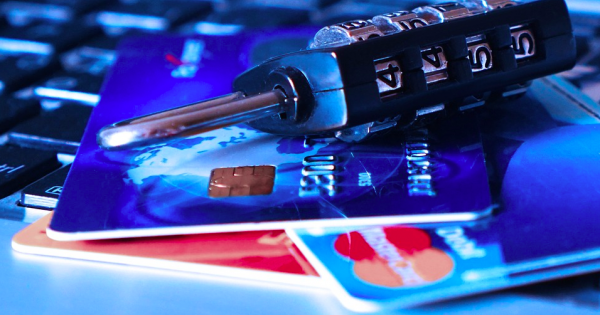 Újítás a NAV-tól: adófizetés bankkártyával interneten keresztül is