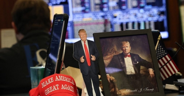 Trump elkezdte a saját képére gyúrni az amerikai tőzsdét is