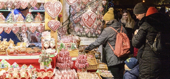 Legalább 20 millióba kerül helyet bérelni az Erzsébet téri karácsonyi vásárra, a helyi ellenzék szerint már megvannak a pályázat nyertesei