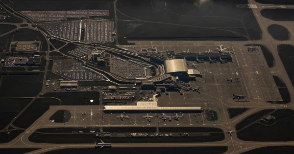 Lezárták a ferihegyi repülőteret a vihar miatt