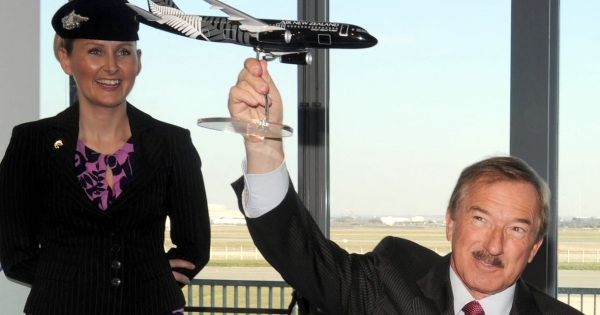 Nyugdíjba ment a magyar milliárdos, aki olyan gazdag, mint Mészáros Lőrinc, és akinek ön is repült a gépein