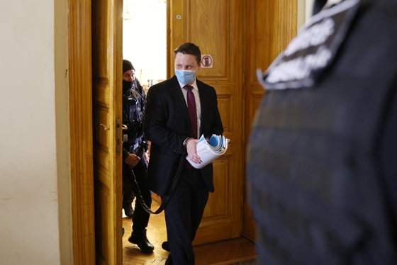 Schadl György anyja nyugdíj előtt két céggel beszállt a felszámoló-bizniszbe