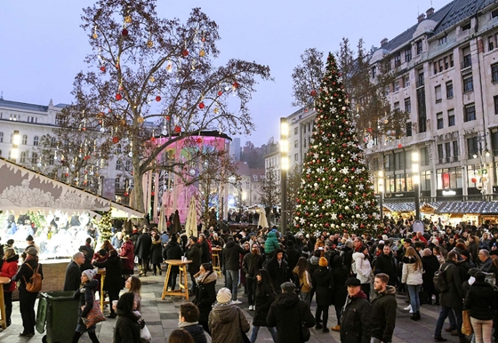 Idén 80 százalékos kedvezménnyel rendezheti a budapesti karácsonyi vásárt a Rogán köreihez köthető cég