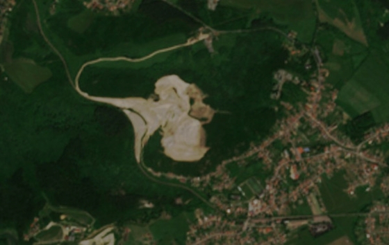 Megkérdezték a kormányt, miért nem zártak be egy szabálytalanul működő NER-közeli céget, a választ inkább eltolták maguktól