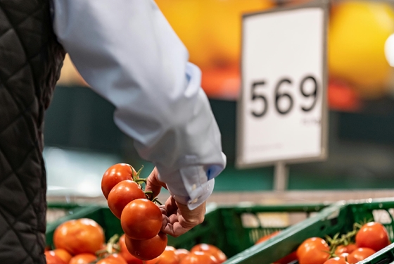 Kötelező lesz feltüntetniük a kereskedőknek, ha egy termékük kiszerelése csökkent