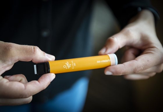 Nagy Elf Bar fogás Győrben, az elfogott azt állította, hogy nem is tudta, hogy ez illegális