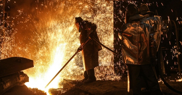 Azt ajánlja az NGM a dunai vasmű elbocsátott dolgozóinak, hogy legyenek vállalkozók