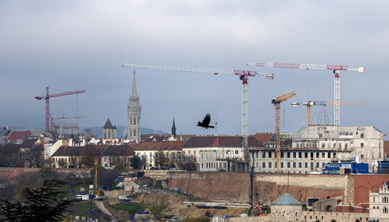 Az elmúlt másfél év második leggyengébb havi mutatóját hozta a magyar építőipar, a jövő jobb lehet