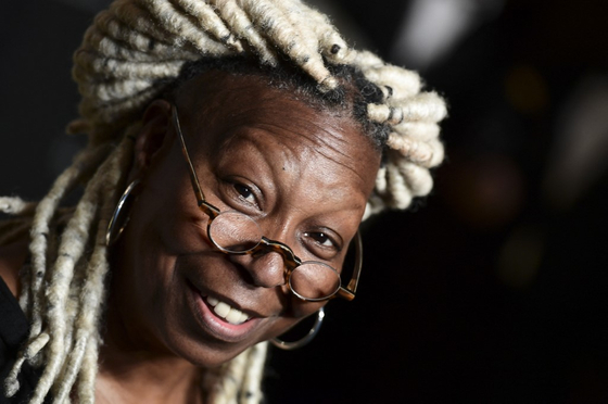 Politikai csetepaté lett Whoopi Goldberg süteményrendeléséből