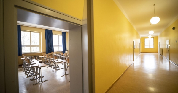 Iskolabezárás: tippek, mit tehetnek a dolgozó szülők