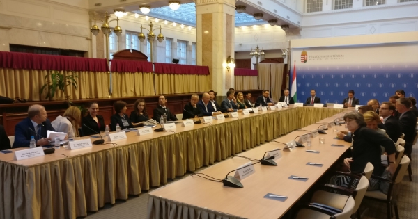 Hatalmas könnyítéseket kaphatnak a magyar cégek