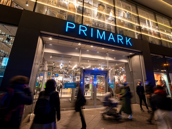 Járványszerűen terjed Nagy-Britanniában a bolti lopás, a Primark már profitkiesést emleget