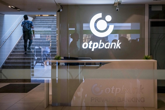 Az OTP orosz leánybankját is tiltólistára tette Putyin