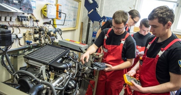 Szakképzési munkaszerződéssel foglalkoztatott személy társadalombiztosítási jogállása