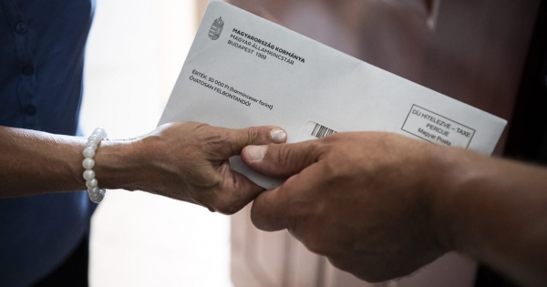 A 2025-ös infláció háromszorosával emeli a posta a díjait