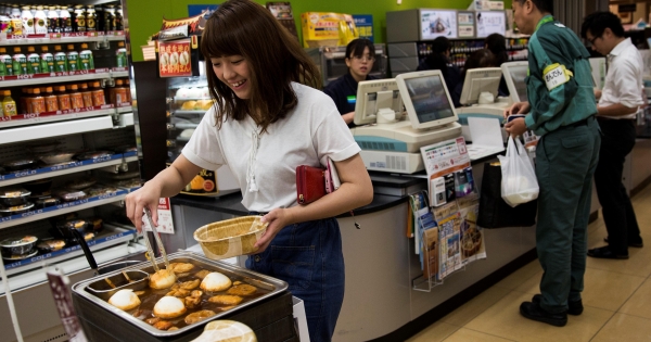 Hatalmasat zuhant a japán kiskereskedelem