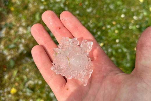 Kárenyhítő juttatás elszámolása a katában: bevételnek számít, vagy sem?