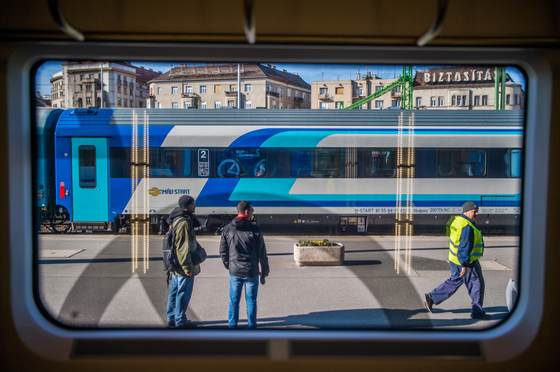 Használt Alstom mozdonyok bérlésével enyhítené a járműhiányt a MÁV